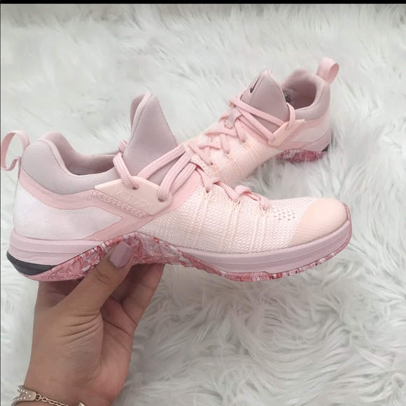 🌸 LAST ONE: Women’s Nike Metcon flyknit 🌸 - Picture 3 of 7